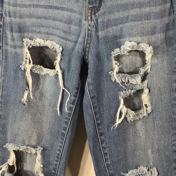 Judy Blue girlfriend fit very destroyed jeans 3/26 - Picture 3 of 12